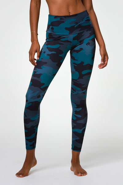 High Rise Legging Disguised